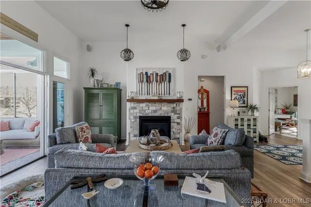 $1,099,000 | 115 Cypress Point Lane, Lake Ozark, MO 65049