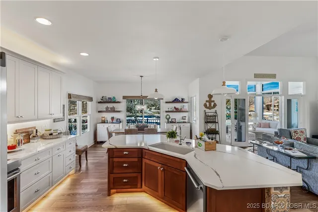 $1,099,000 | 115 Cypress Point Lane, Lake Ozark, MO 65049