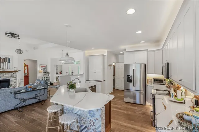 $1,099,000 | 115 Cypress Point Lane, Lake Ozark, MO 65049