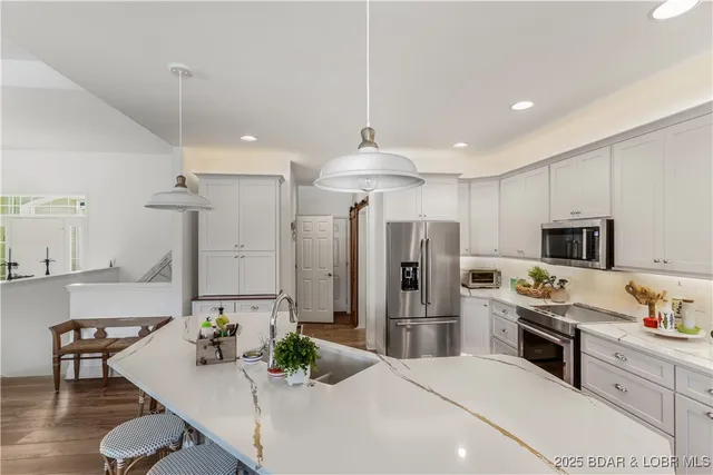 $1,099,000 | 115 Cypress Point Lane, Lake Ozark, MO 65049