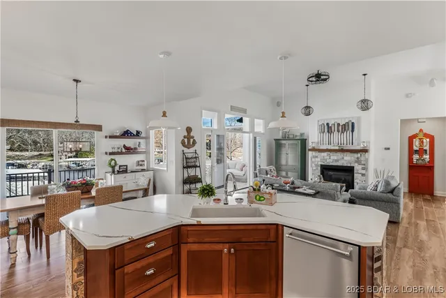 $1,099,000 | 115 Cypress Point Lane, Lake Ozark, MO 65049