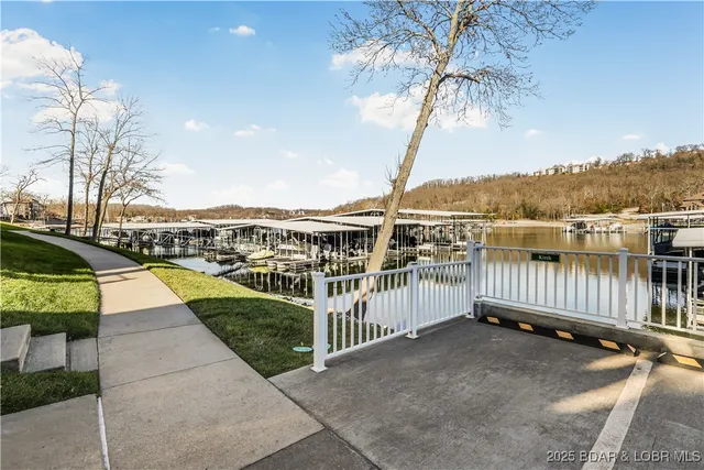 $1,099,000 | 115 Cypress Point Lane, Lake Ozark, MO 65049