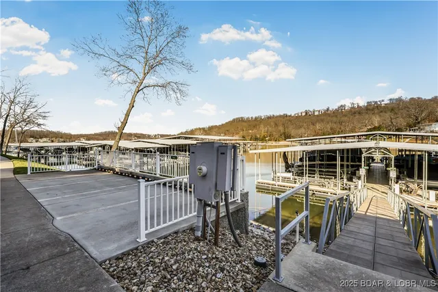$1,099,000 | 115 Cypress Point Lane, Lake Ozark, MO 65049