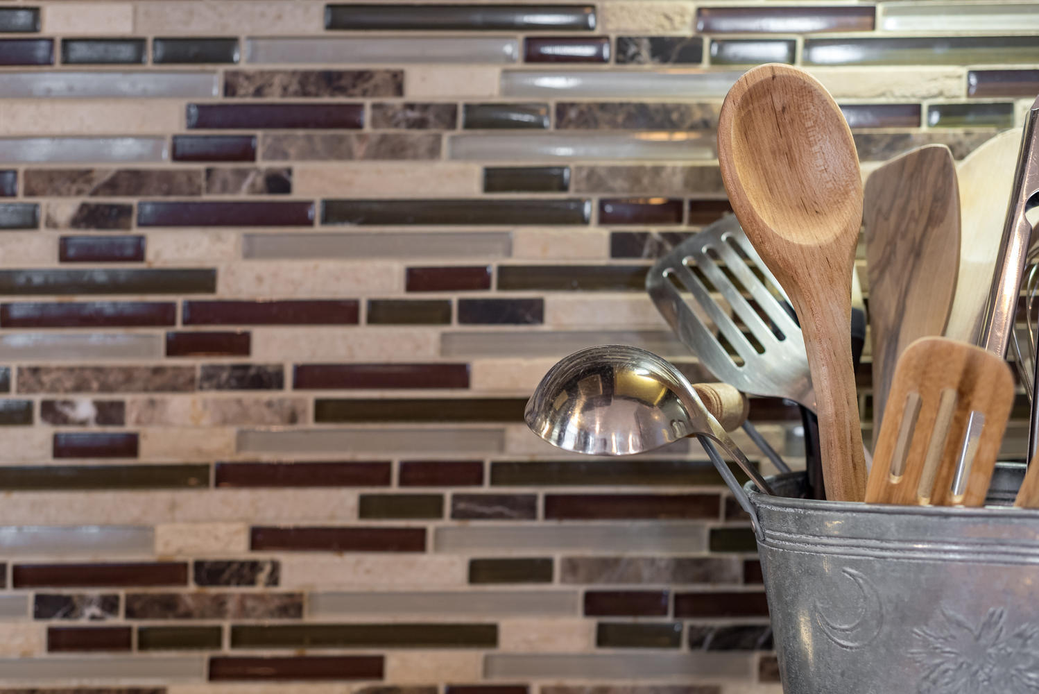 1263 Appling Drive Mount Pleasant, SC 29464 - Photo 20 of 59 Fully tiled kitchen back splash