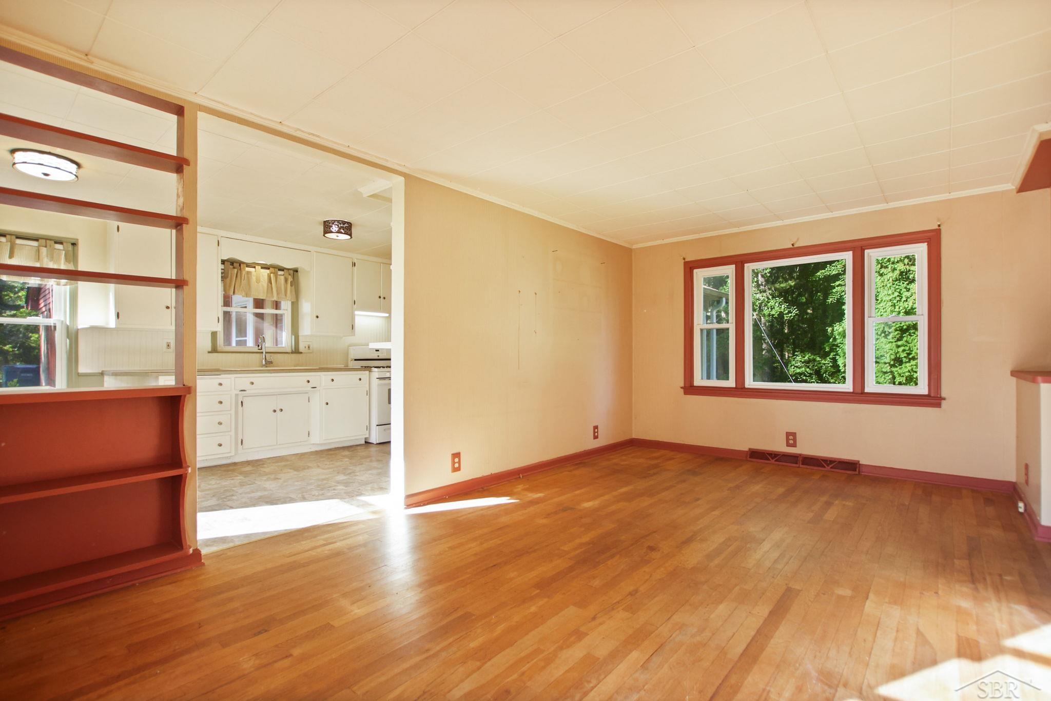 4105 North River Road Freeland, MI 48623 - Photo 9 of 36 50122839-8.JPG