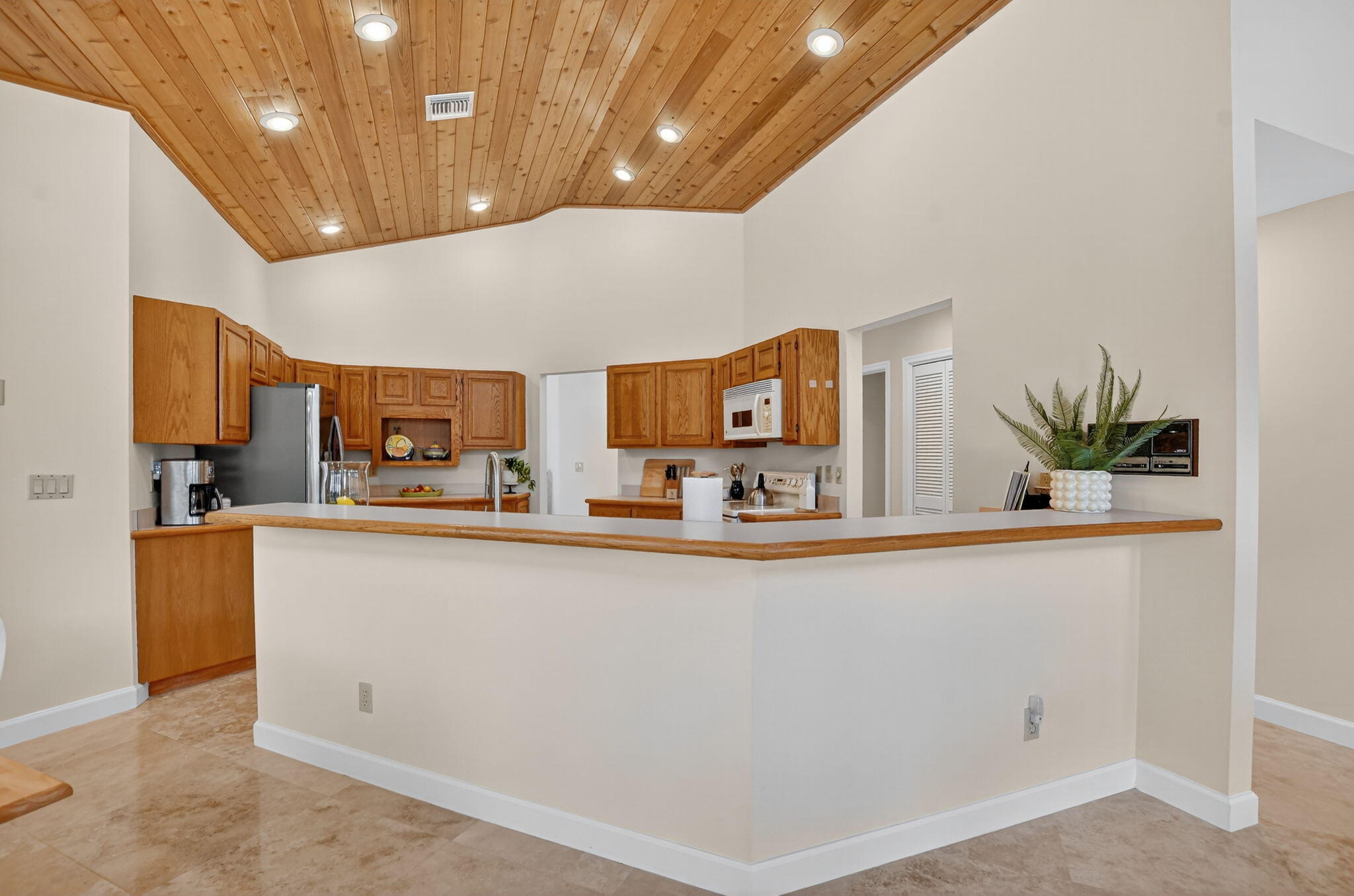 4720 Northwest 28th Avenue Boca Raton, FL 33434 - Photo 17 of 71 Kitchen-Snack Bar-Island