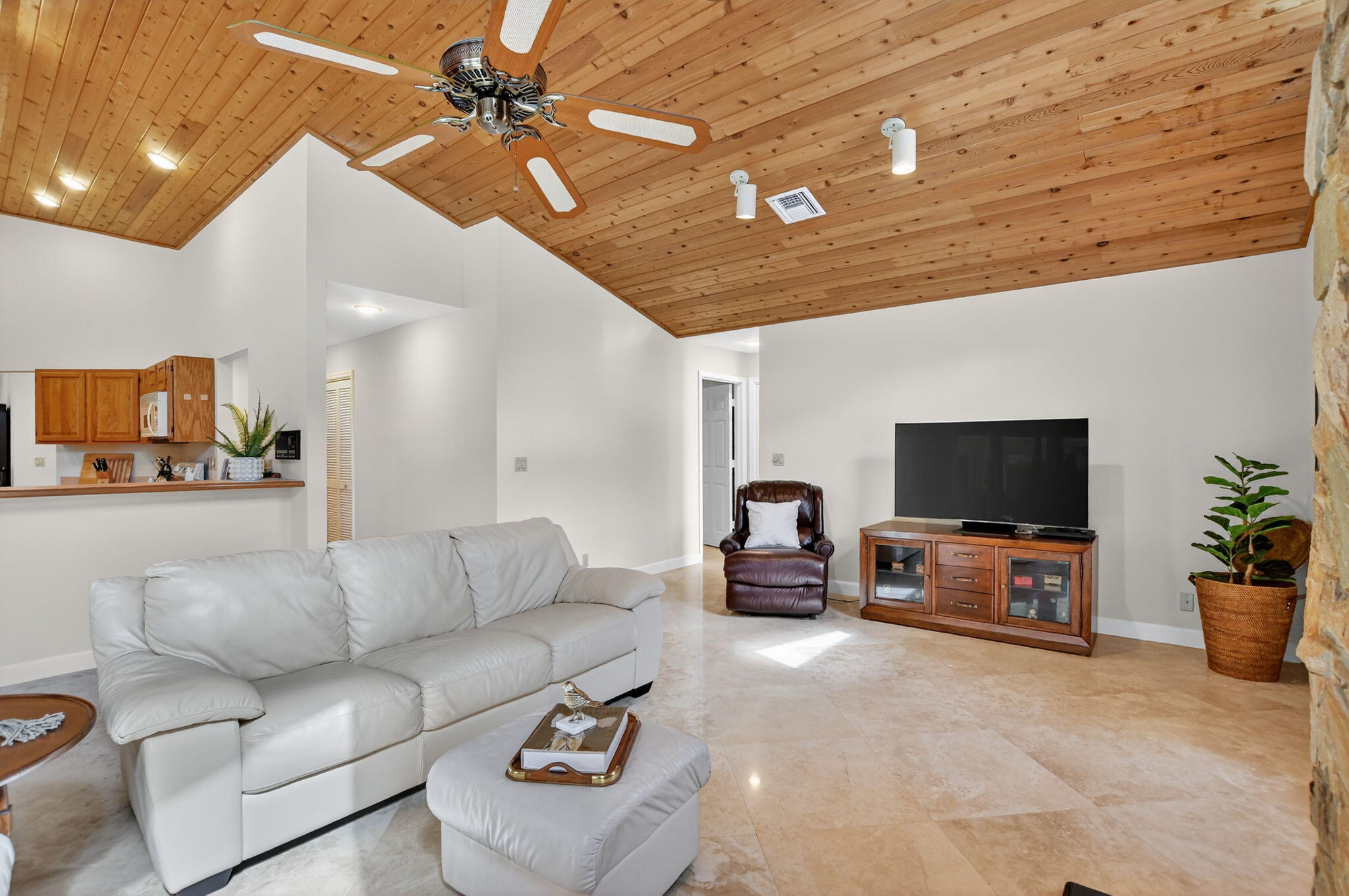 4720 Northwest 28th Avenue Boca Raton, FL 33434 - Photo 21 of 71 Family Room