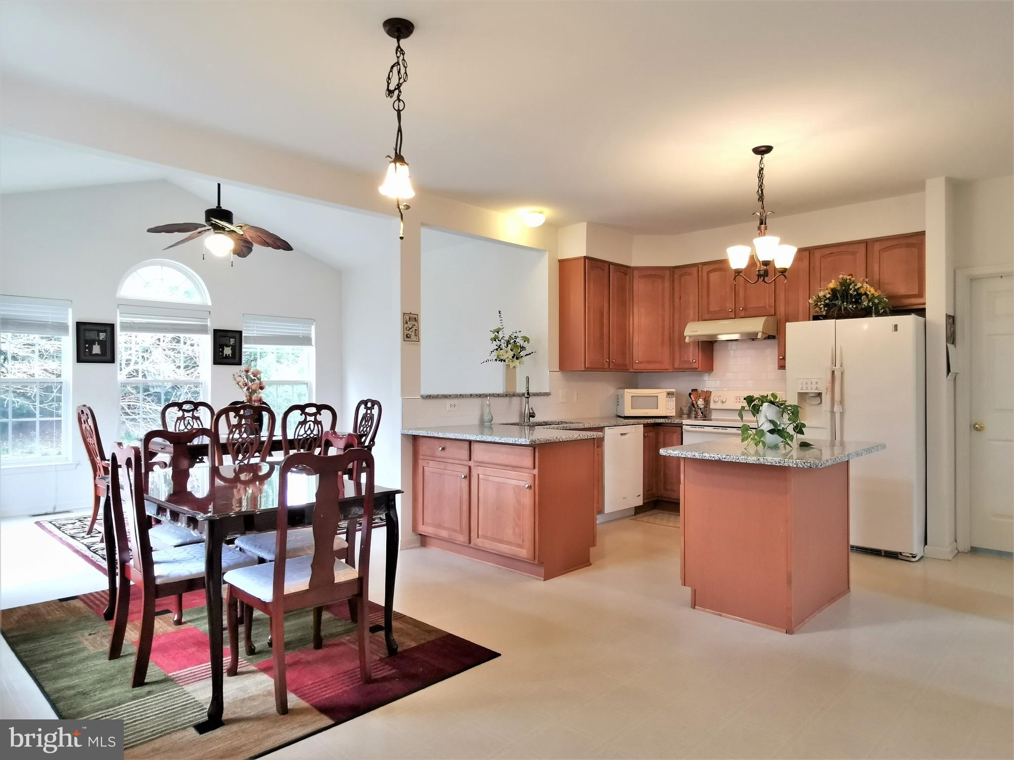 153 Malcolm Forest Road New Castle, DE 19720 - Photo 8 of 29 Kitchen and eat-in breakfast