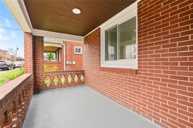 a view of an outdoor space with windows