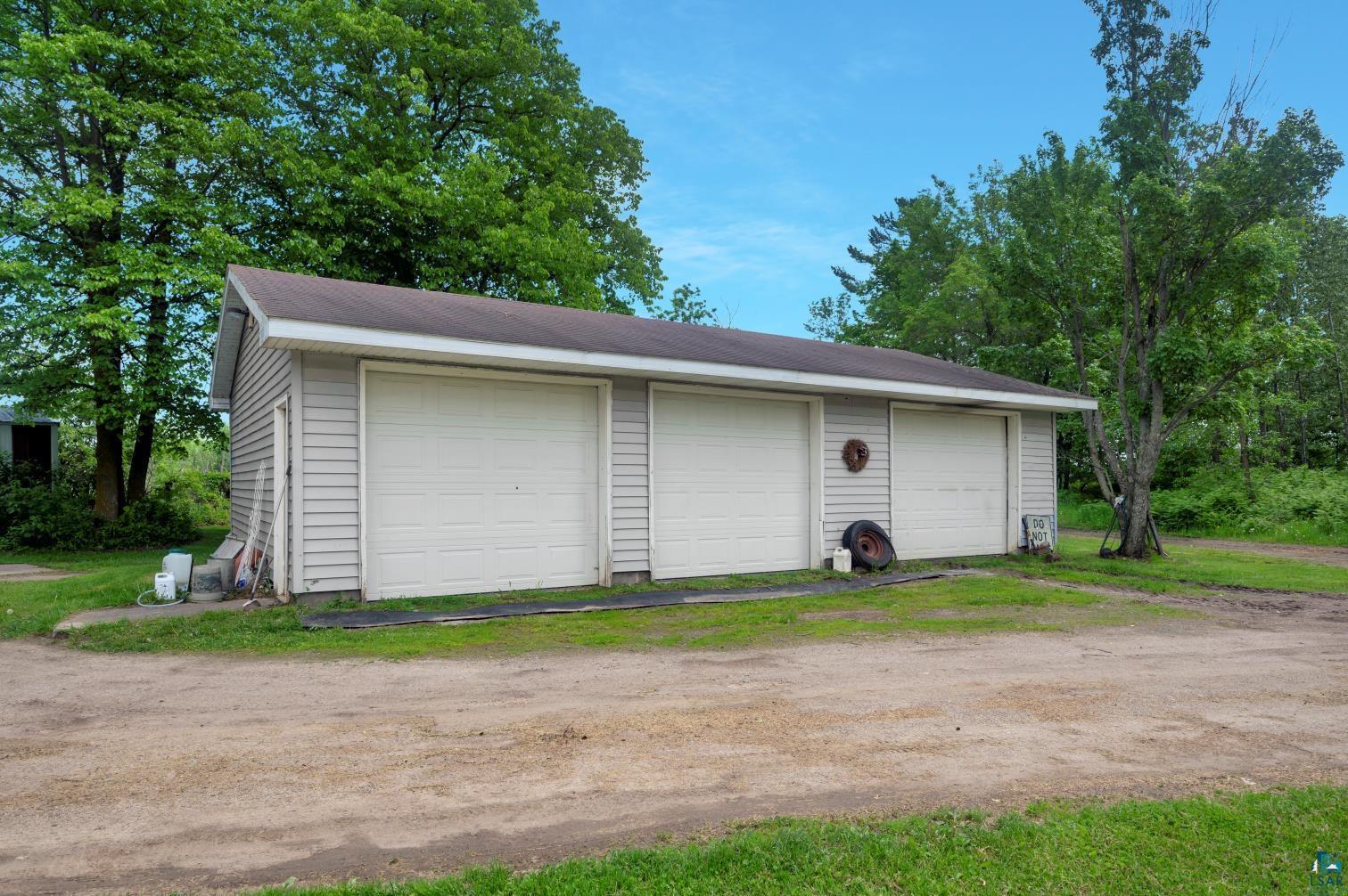 5704 Kespohl Road Floodwood, MN 55736 - Photo 21 of 26 View of garage