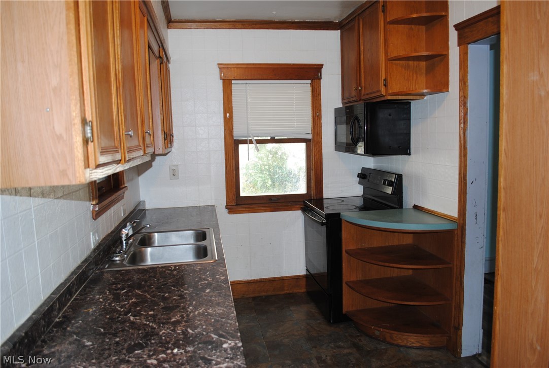 10104 Baltic Road Cleveland, OH 44102 - Photo 10 of 23 Gallery Image 10