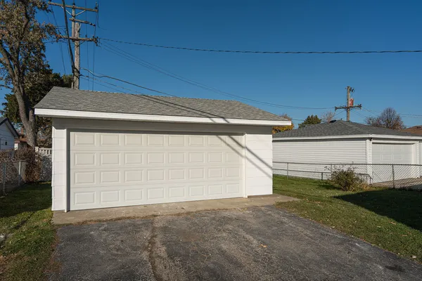 a view of a garage