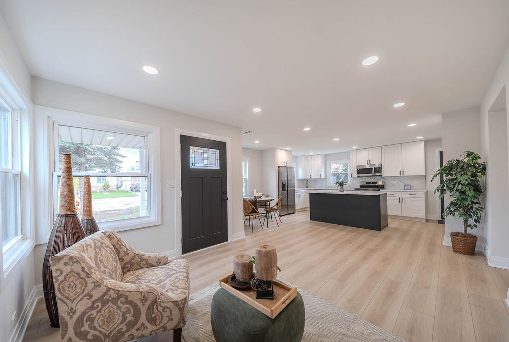 6964 West Cleveland Street Niles, IL 60714 - Photo 3 of 21