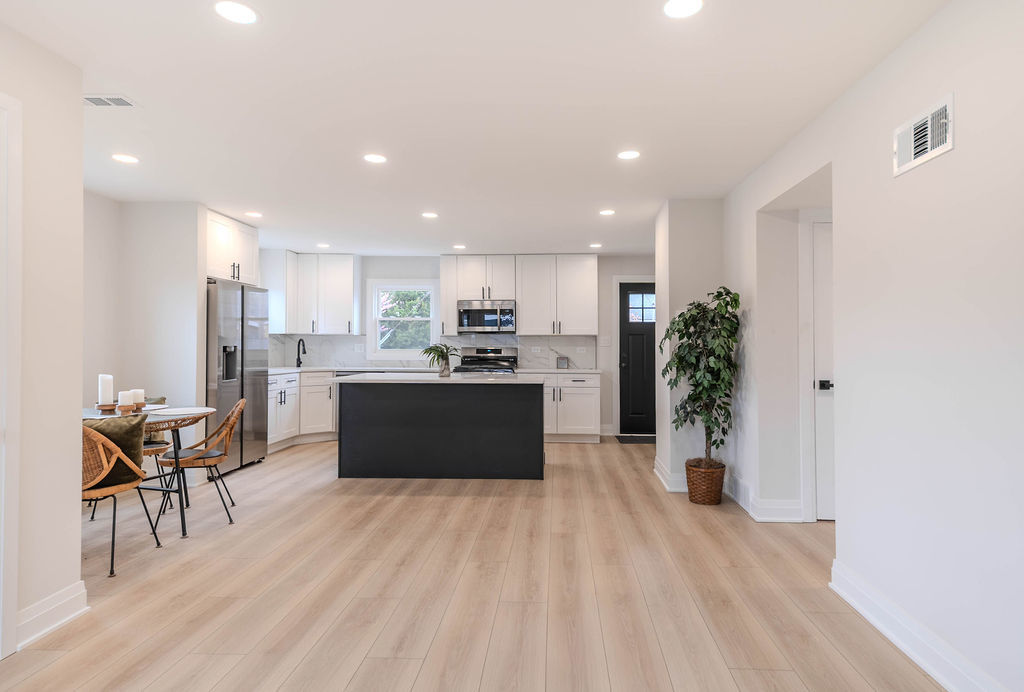 6964 West Cleveland Street Niles, IL 60714 - Photo 4 of 21