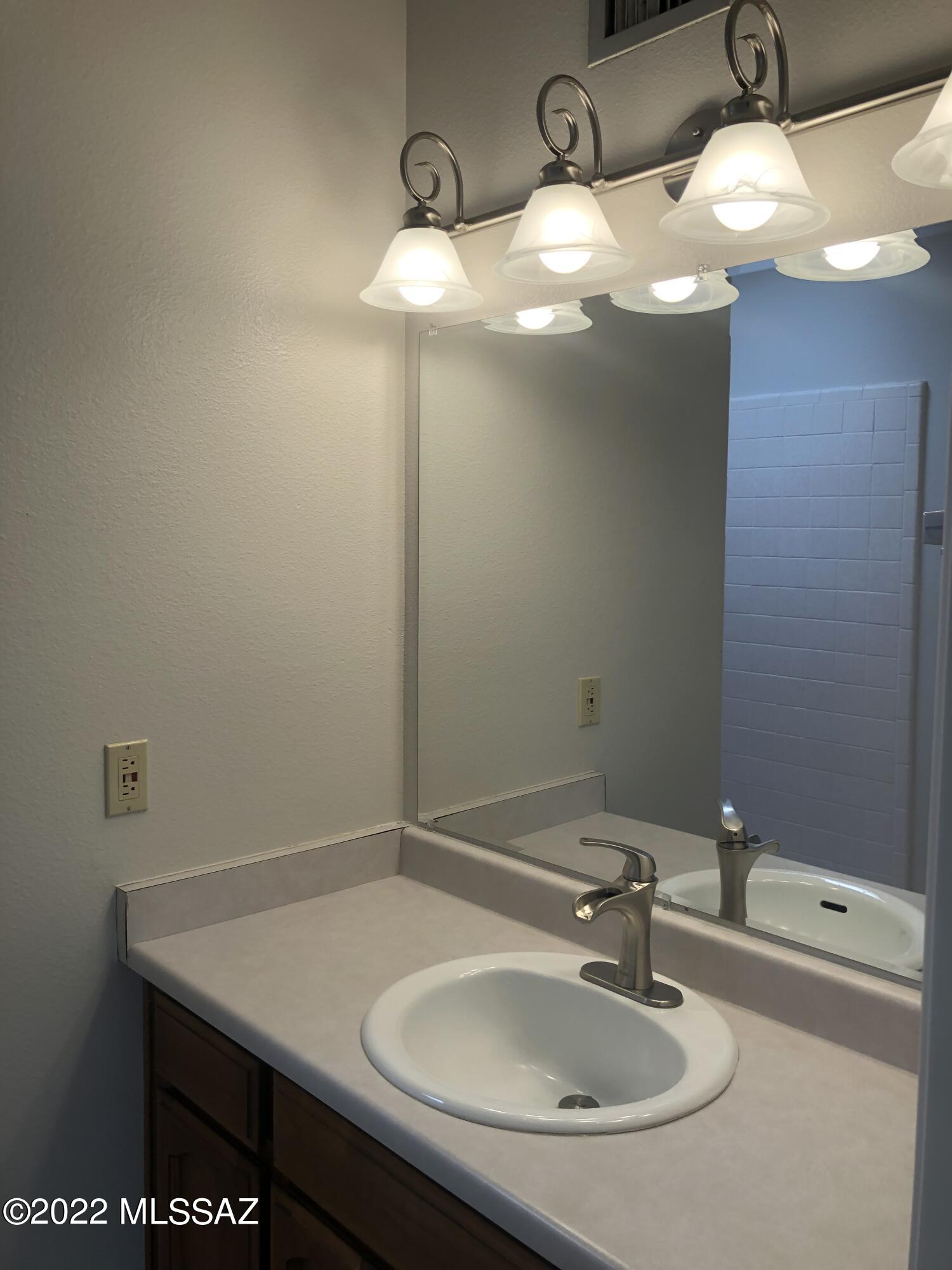 7649 East Mabel Street Tucson, AZ 85715 - Photo 11 of 24