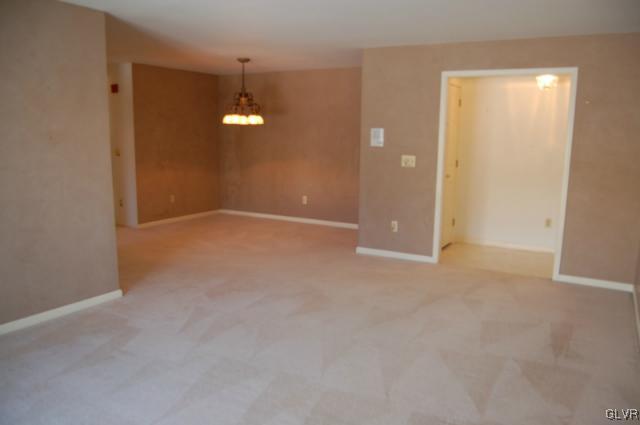 853 Cold Spring Road, Unit 6 Allentown, PA 18103 - Photo 5 of 23