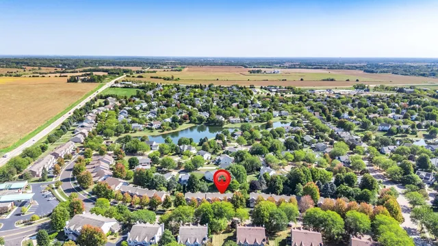 $2,500 | 823 North 1st Street, Elburn, IL 60119