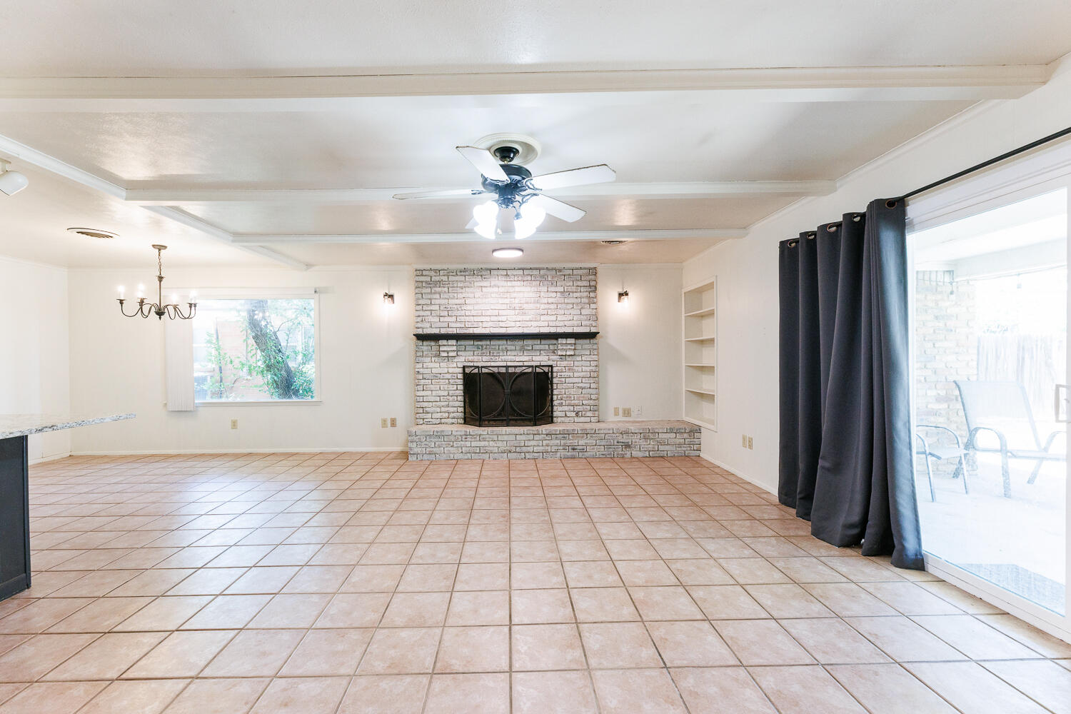 4618 30th Street Lubbock, TX 79410 - Photo 21 of 42 Living Area