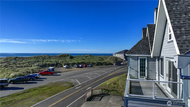 $425,000 | 1599 East Ocean Shores Boulevard Southwest, Unit 3, Ocean Shores, WA 98569