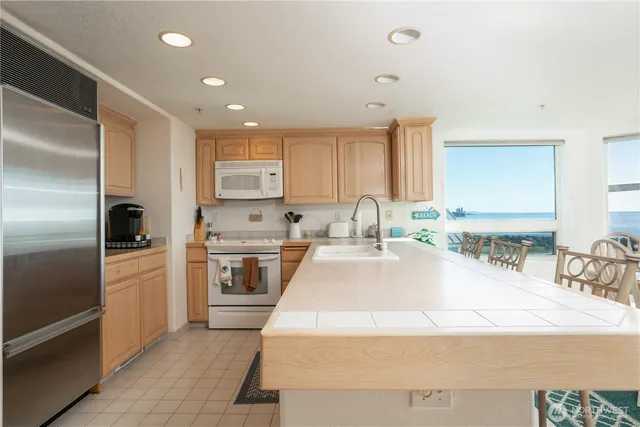 $425,000 | 1599 East Ocean Shores Boulevard Southwest, Unit 3, Ocean Shores, WA 98569