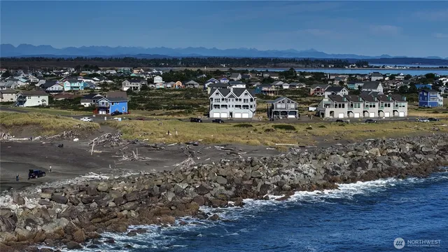 $425,000 | 1599 East Ocean Shores Boulevard Southwest, Unit 3, Ocean Shores, WA 98569