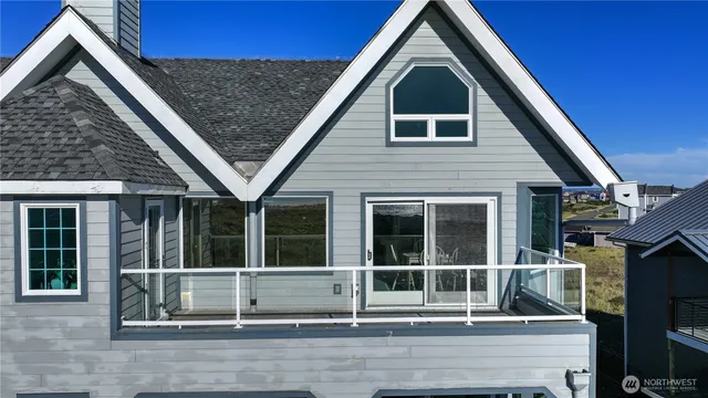 $425,000 | 1599 East Ocean Shores Boulevard Southwest, Unit 3, Ocean Shores, WA 98569