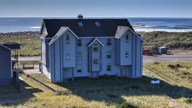 $425,000 | 1599 East Ocean Shores Boulevard Southwest, Unit 3, Ocean Shores, WA 98569
