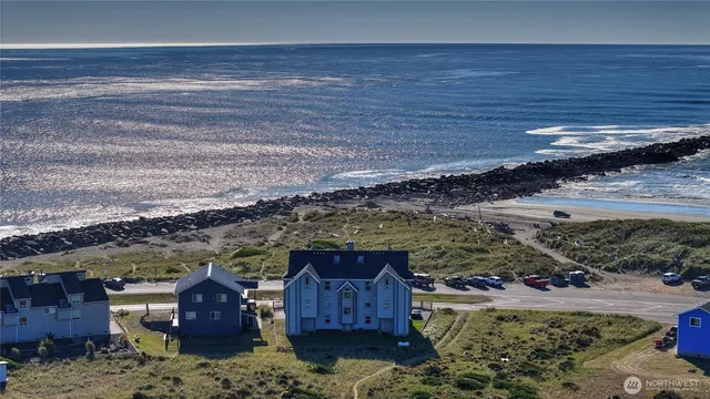 $425,000 | 1599 East Ocean Shores Boulevard Southwest, Unit 3, Ocean Shores, WA 98569