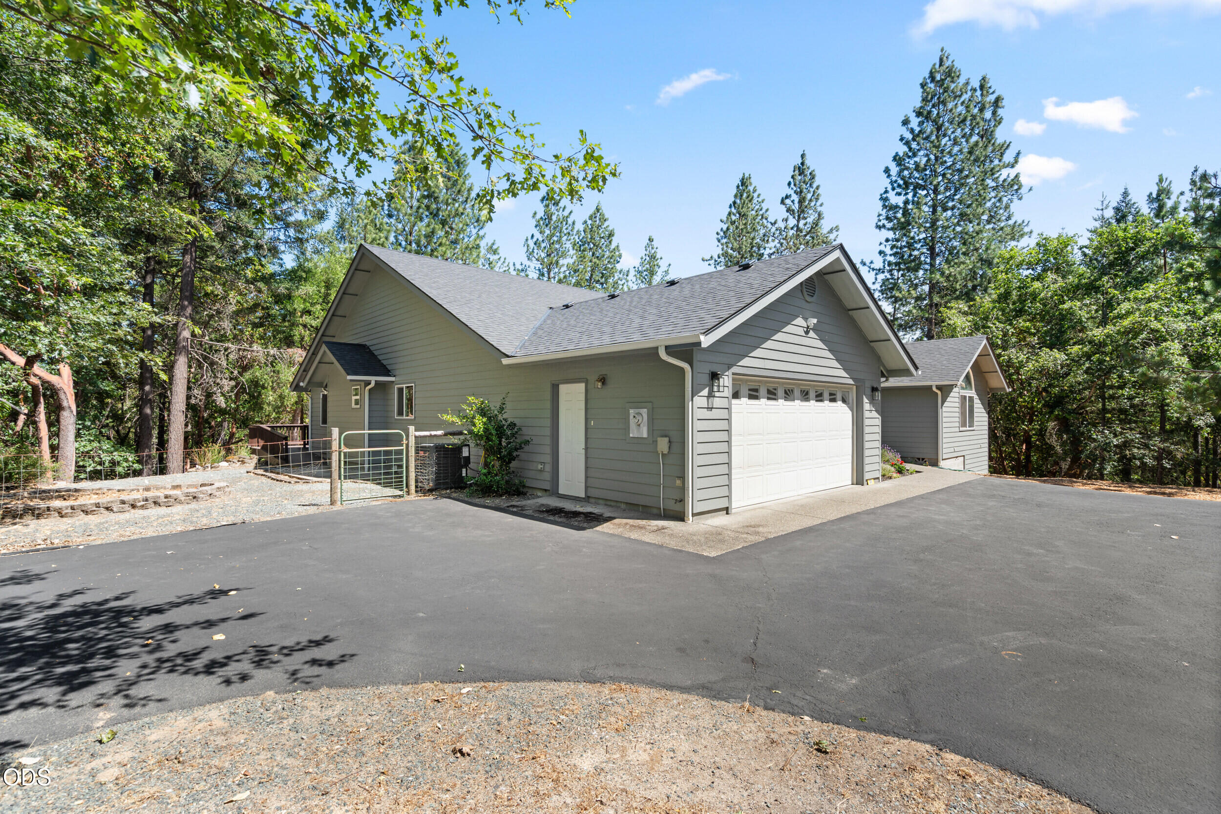 1281 North Pinnon Road Grants Pass, OR 97526 - Photo 35 of 55