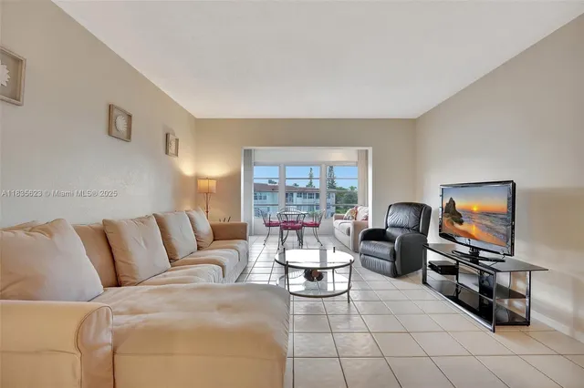 $96,500 | 4805 Northwest 35th Street, Unit 603, Lauderdale Lakes, FL 33319