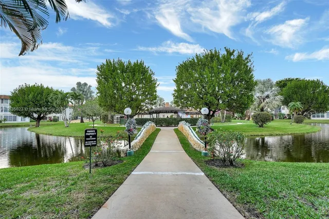 $96,500 | 4805 Northwest 35th Street, Unit 603, Lauderdale Lakes, FL 33319