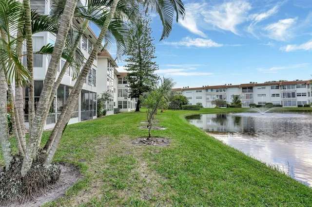 $96,500 | 4805 Northwest 35th Street, Unit 603, Lauderdale Lakes, FL 33319
