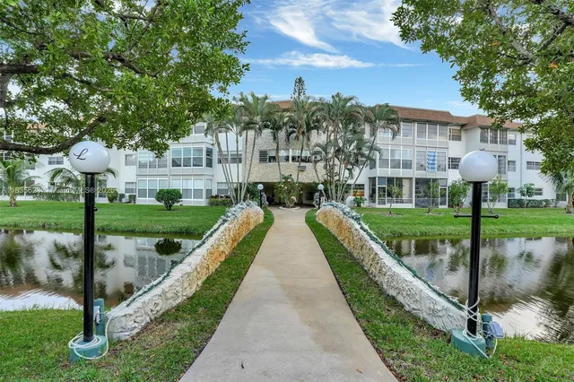 $96,500 | 4805 Northwest 35th Street, Unit 603, Lauderdale Lakes, FL 33319