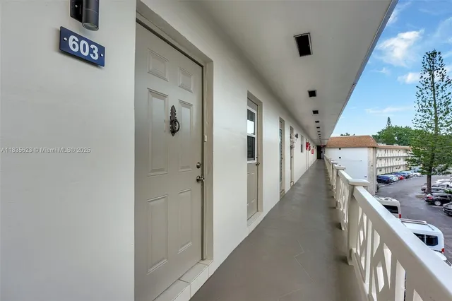 $96,500 | 4805 Northwest 35th Street, Unit 603, Lauderdale Lakes, FL 33319