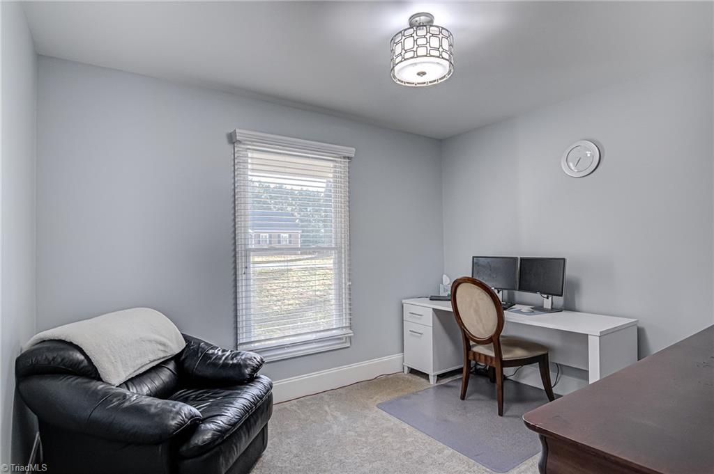 152 Greenvalley Road Winston-Salem, NC 27106 - Photo 13 of 31 Gallery Image 13