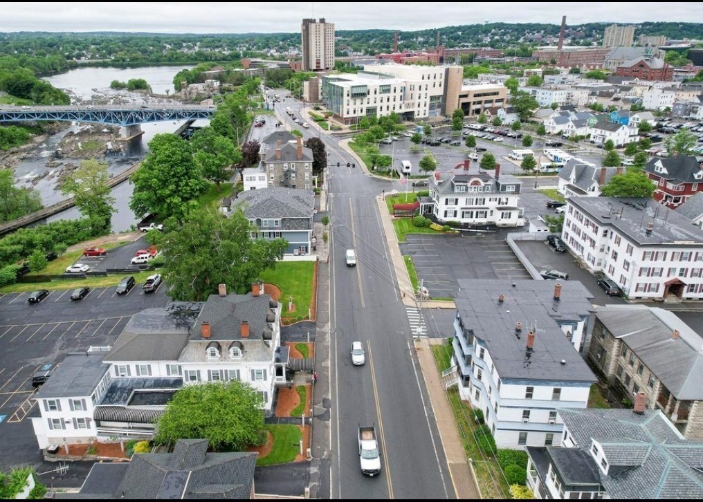 304 Pawtucket Street, Unit 2 Lowell, MA 01854 - Photo 3 of 16 an aerial view of multiple house