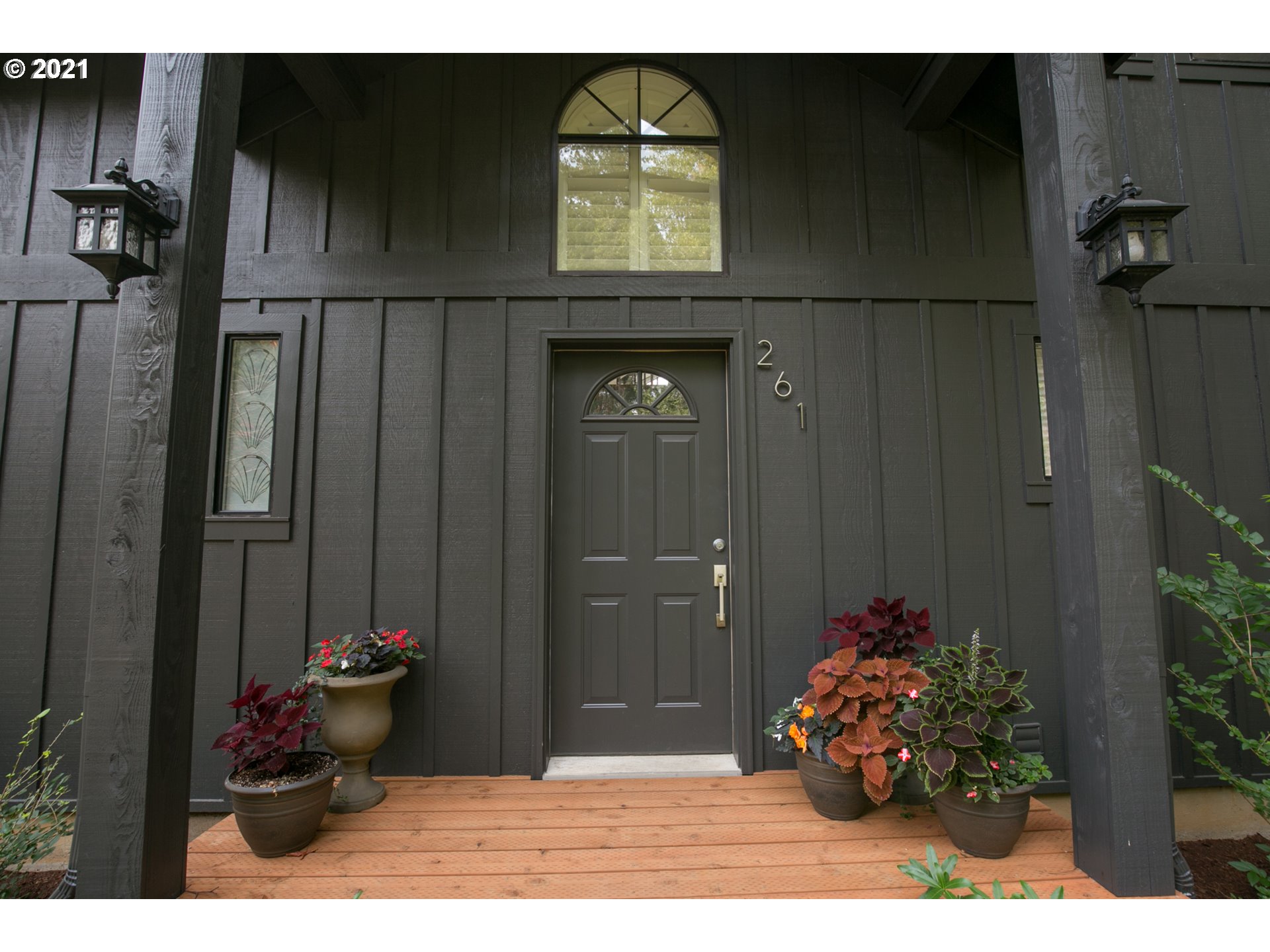 261 Beacon Highland Road East Stevenson, WA 98648 - Photo 3 of 32 Gallery Image 3