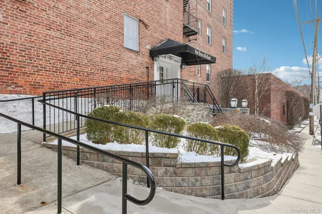 $250,000 | 1 Bronxville Road, Unit 3S, Bronxville, NY 10708