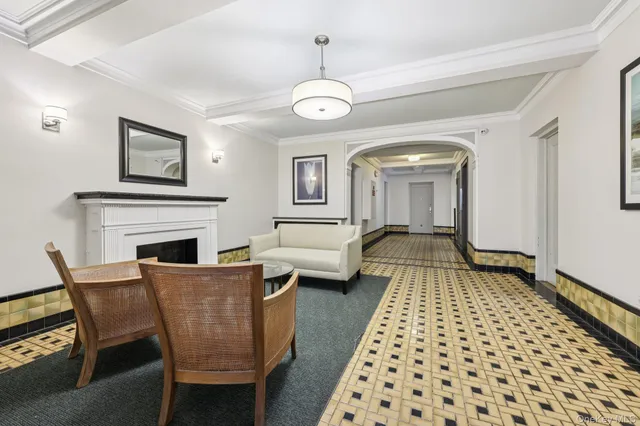 $250,000 | 1 Bronxville Road, Unit 3S, Bronxville, NY 10708
