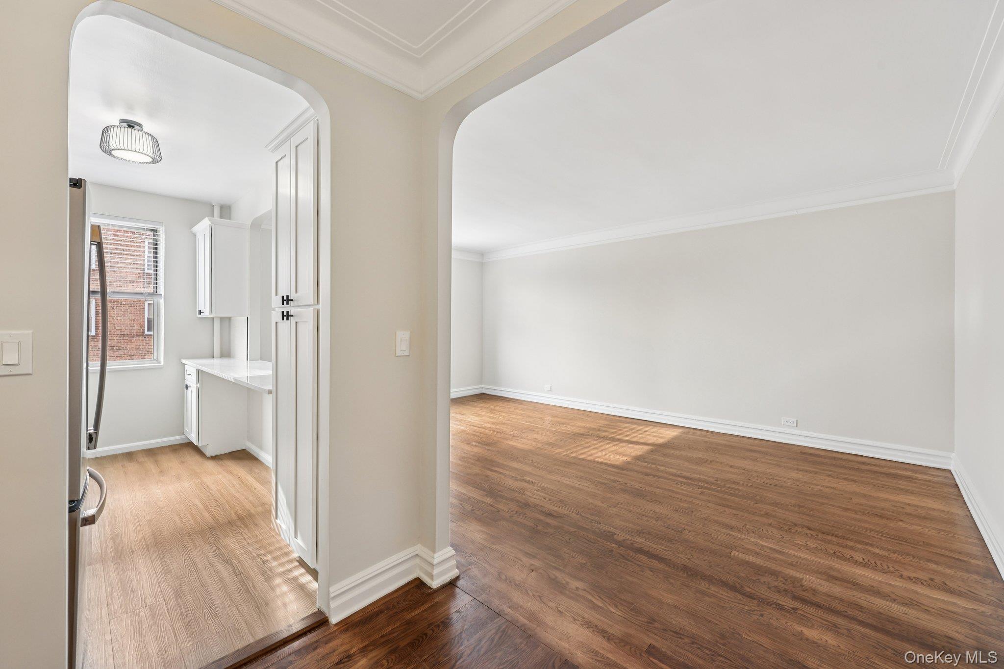 1 Bronxville Road, Unit 3S Bronxville, NY 10708 - Photo 5 of 27 entry foyer looking into the kitchen and living roon