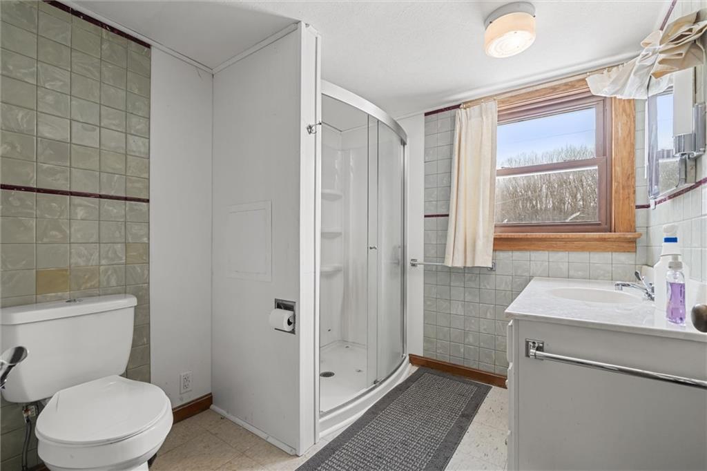 475 West Lake Road Transfer, PA 16154 - Photo 14 of 37