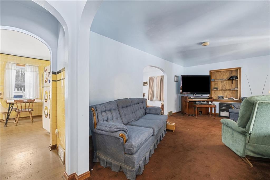 475 West Lake Road Transfer, PA 16154 - Photo 3 of 37