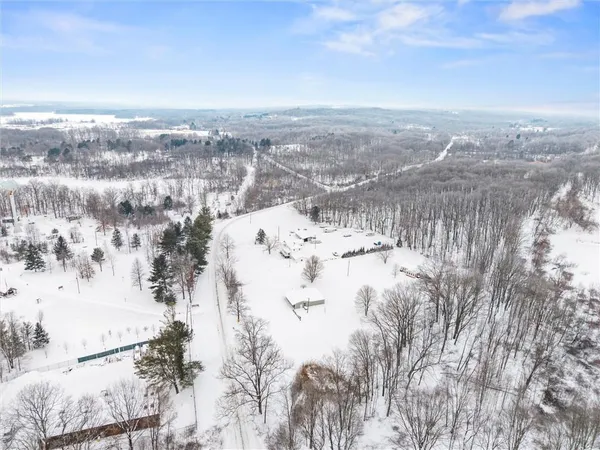 $230,000 | 475 West Lake Road, Transfer, PA 16154