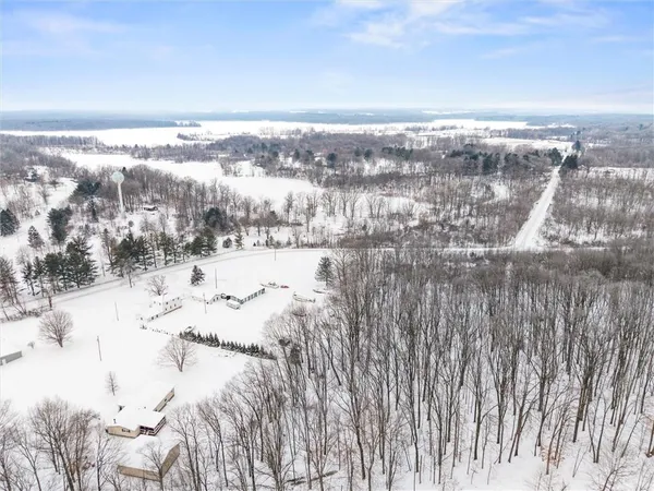 $230,000 | 475 West Lake Road, Transfer, PA 16154