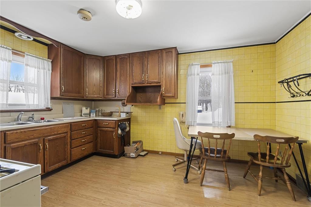 475 West Lake Road Transfer, PA 16154 - Photo 10 of 37