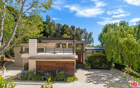 $3,995,000 | 3764 Las Flores Canyon Road, Malibu, CA 90265