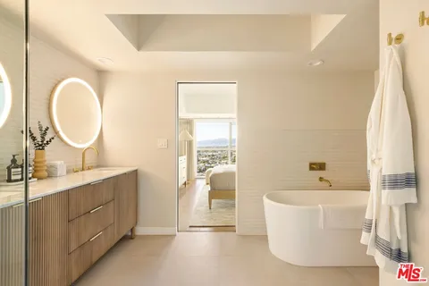 $1,149,999 | 13700 Marina Pointe Drive, Unit 1410, Marina del Rey, CA 90292