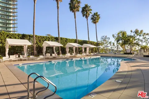$1,149,999 | 13700 Marina Pointe Drive, Unit 1410, Marina del Rey, CA 90292