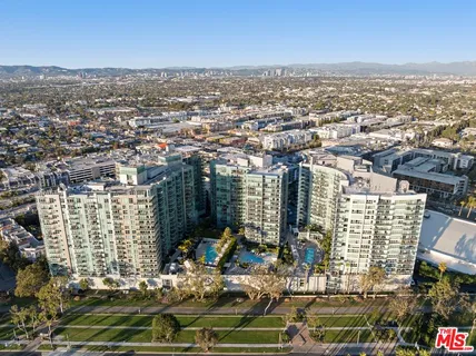 $1,149,999 | 13700 Marina Pointe Drive, Unit 1410, Marina del Rey, CA 90292