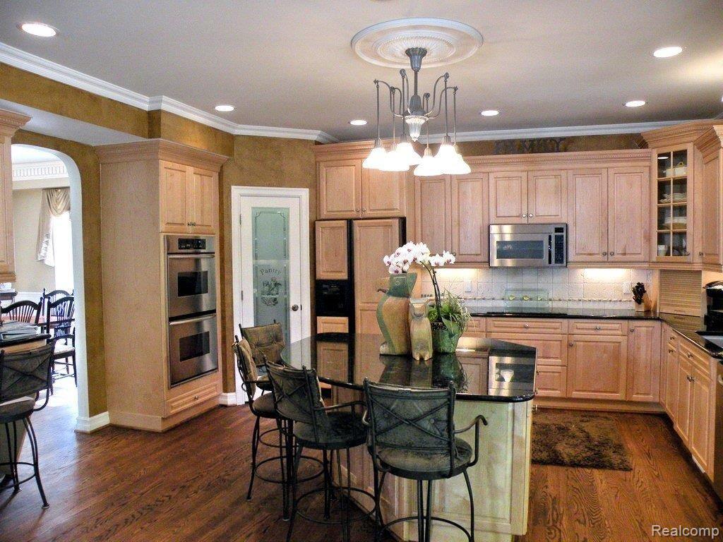 326 Glendale Avenue Rochester, MI 48307 - Photo 7 of 25 Kitchen